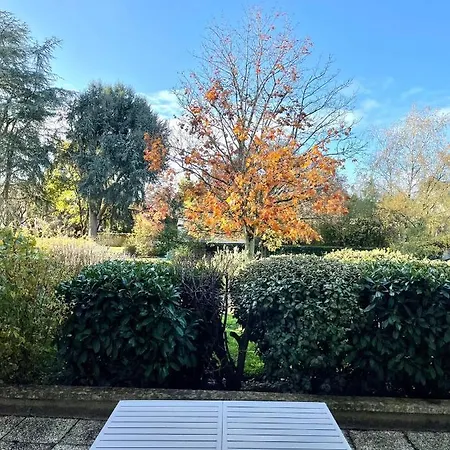 Moderne Proche Gare أنجير